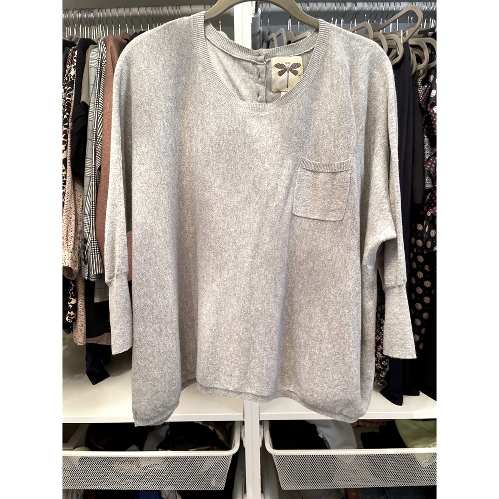 Dragonfly Lightweight Batwing 3/4 Sleeve Sweater